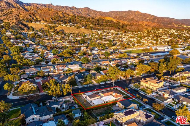 537 Stanford Road, Burbank, CA 91504