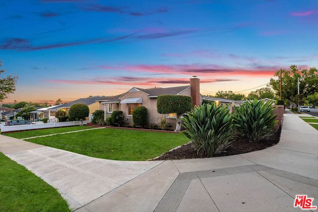 537 Stanford Road, Burbank, CA 91504