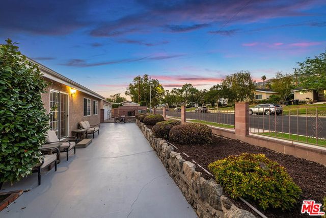 537 Stanford Road, Burbank, CA 91504