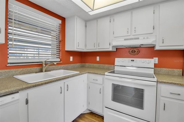 1728 LAKESIDE DRIVE 1720-B, Venice, FL 34293