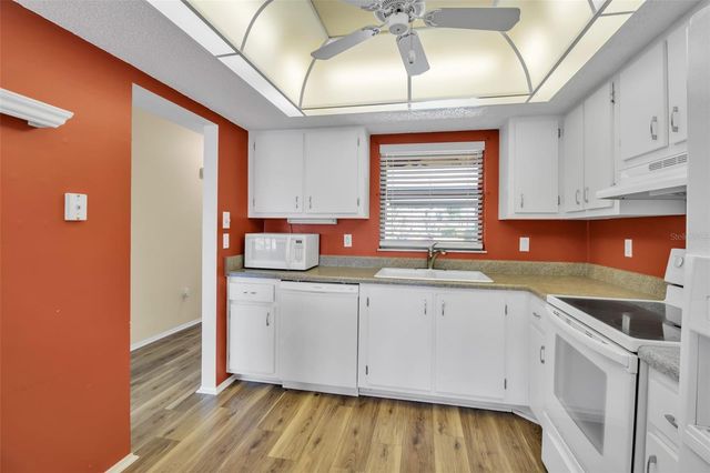 1728 LAKESIDE DRIVE 1720-B, Venice, FL 34293