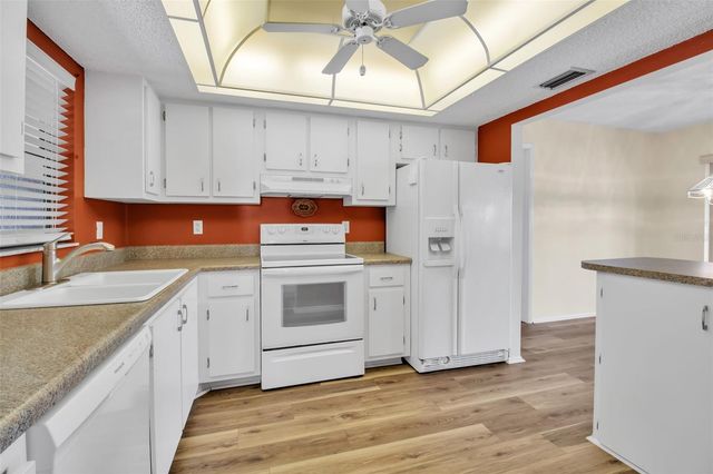 1728 LAKESIDE DRIVE 1720-B, Venice, FL 34293