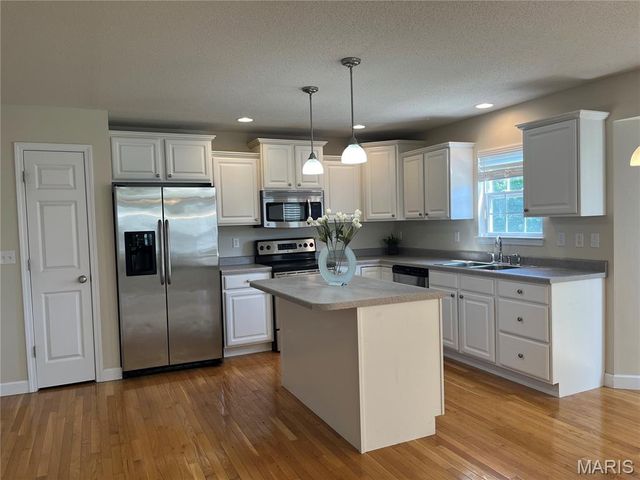 841 Bassett Street, O'fallon, IL 62269