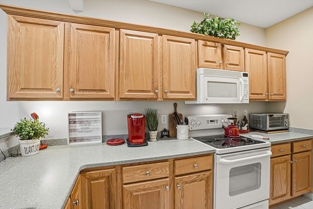 9 Robert Cir 9, Grafton, MA 01536