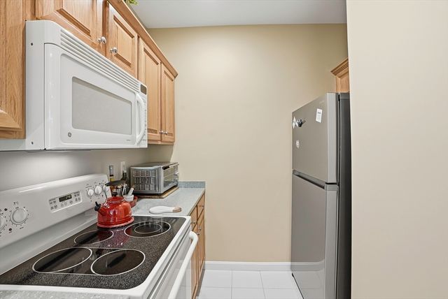 9 Robert Cir 9, Grafton, MA 01536