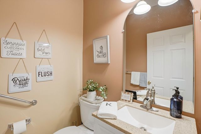 9 Robert Cir 9, Grafton, MA 01536