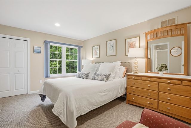 9 Robert Cir 9, Grafton, MA 01536
