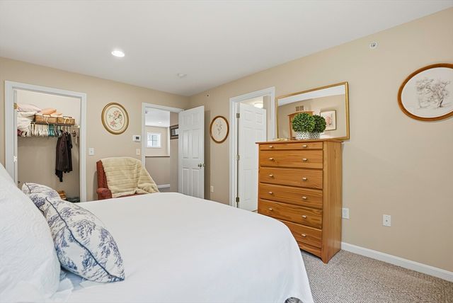 9 Robert Cir 9, Grafton, MA 01536