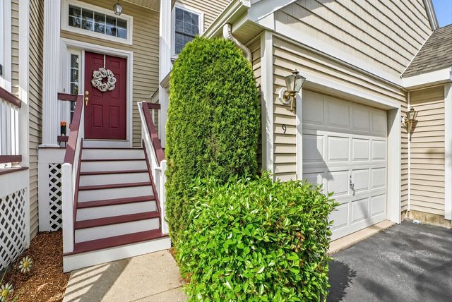 9 Robert Cir 9, Grafton, MA 01536