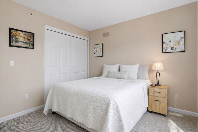 9 Robert Cir 9, Grafton, MA 01536