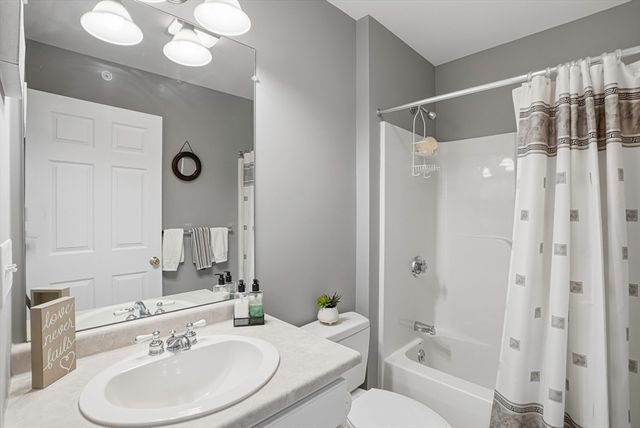 9 Robert Cir 9, Grafton, MA 01536