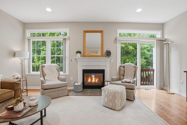 9 Robert Cir 9, Grafton, MA 01536