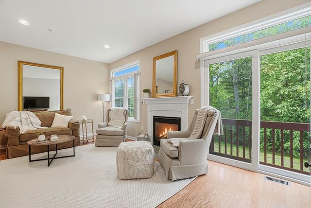 9 Robert Cir 9, Grafton, MA 01536