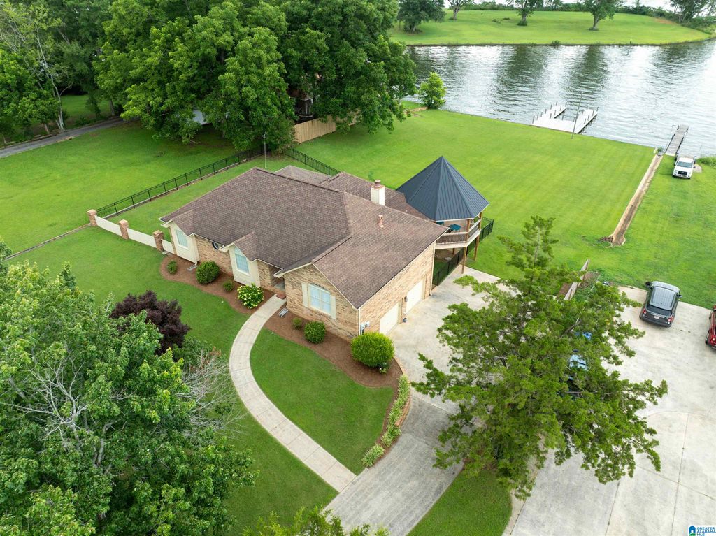 126 AMITOLA DRIVE, Cropwell, AL 35054
