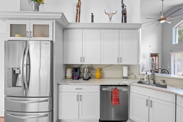 17648 NATHANS DRIVE, Tampa, FL 33647