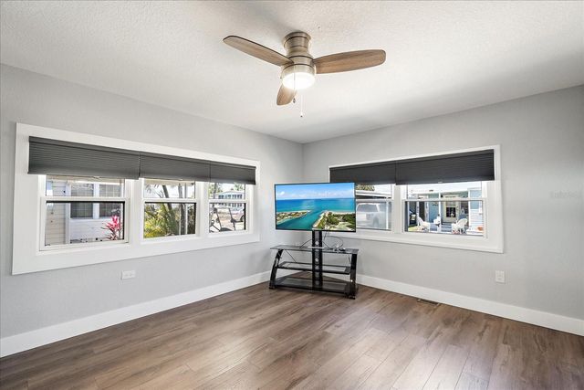 30 FLORES DRIVE, Palmetto, FL 34221