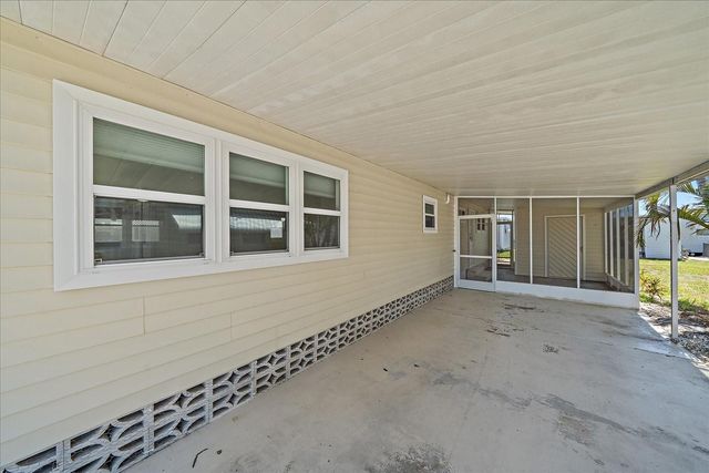 30 FLORES DRIVE, Palmetto, FL 34221