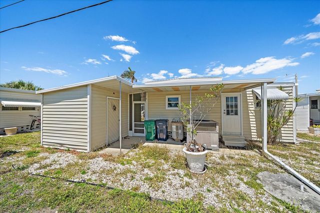 30 FLORES DRIVE, Palmetto, FL 34221