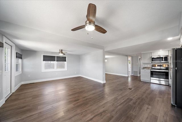 30 FLORES DRIVE, Palmetto, FL 34221