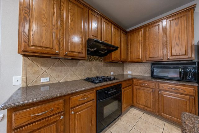 1067 Valley Vista Drive, Irving, TX 75063