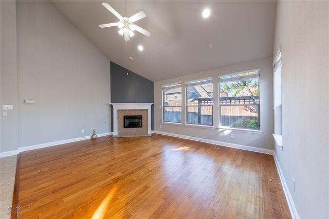 1067 Valley Vista Drive, Irving, TX 75063