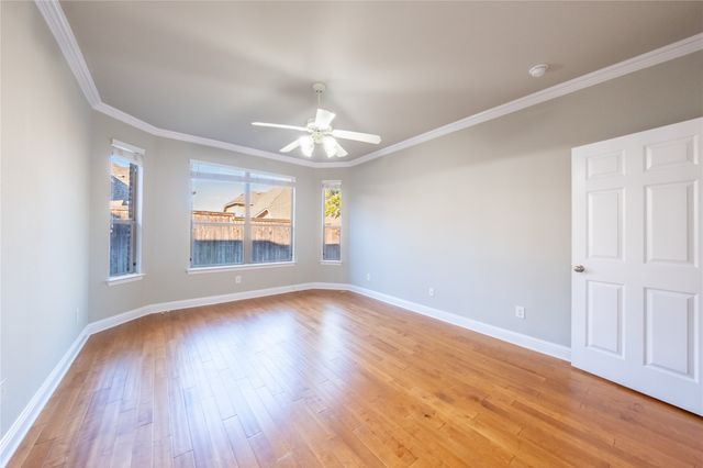 1067 Valley Vista Drive, Irving, TX 75063