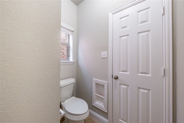 1067 Valley Vista Drive, Irving, TX 75063