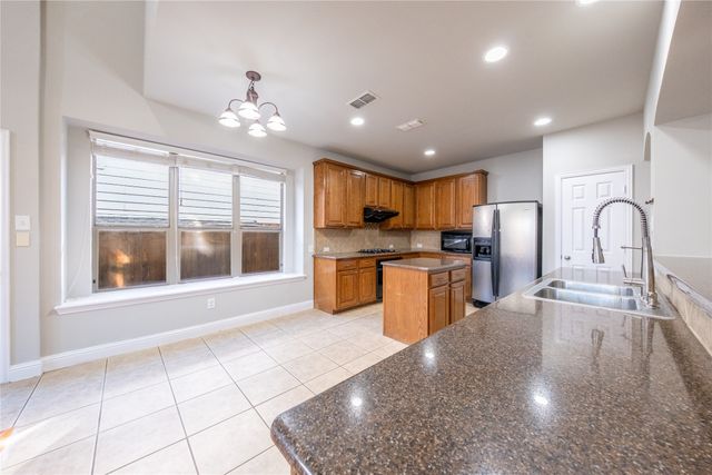 1067 Valley Vista Drive, Irving, TX 75063