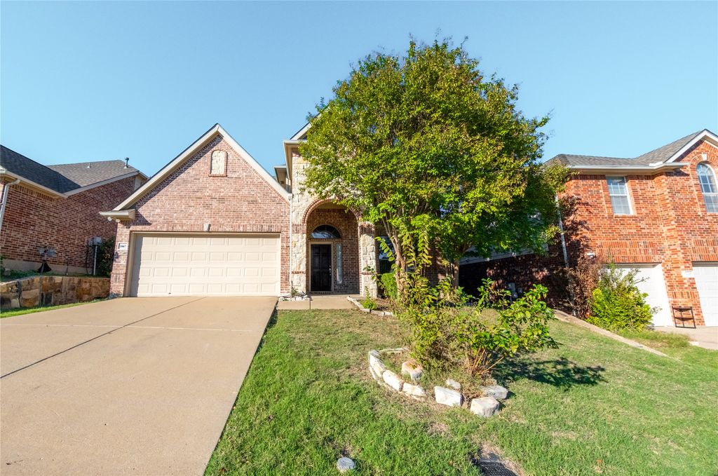 1067 Valley Vista Drive, Irving, TX 75063