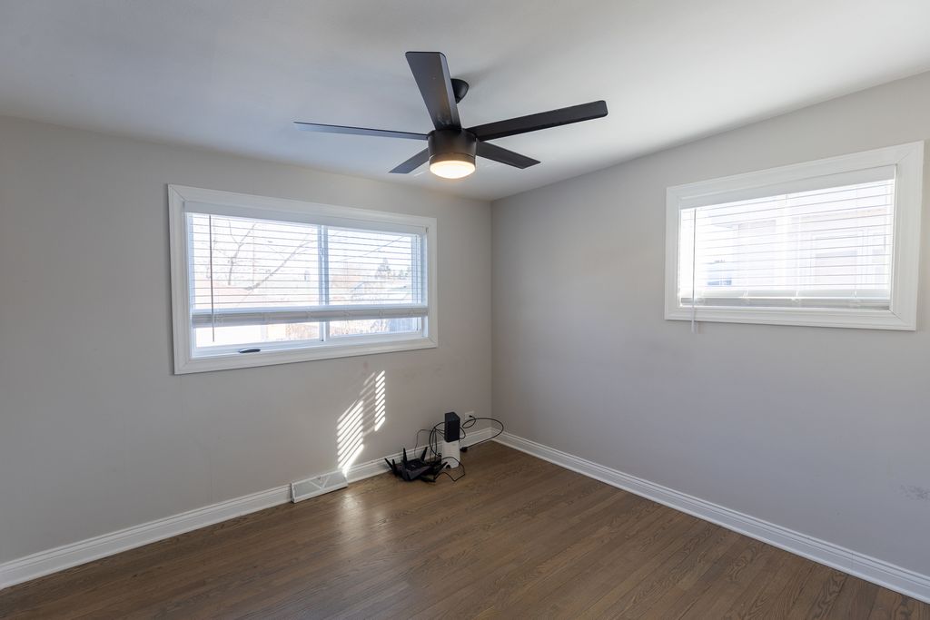 Image 17 of property listing at 10850 Claridge Avenue, Westchester, IL 60154