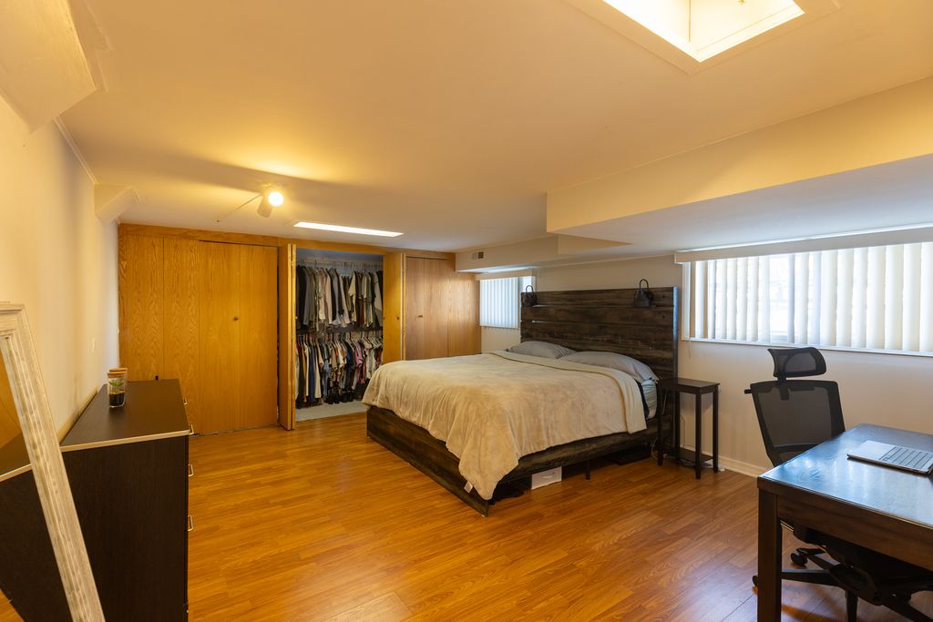 Image 19 of property listing at 10850 Claridge Avenue, Westchester, IL 60154