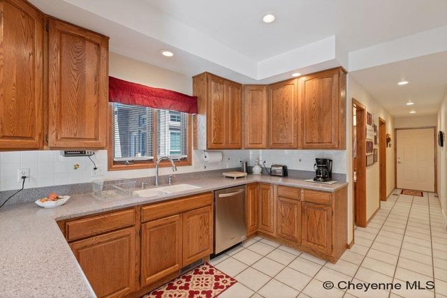 727 CYPRESS LN, Cheyenne, WY 82009