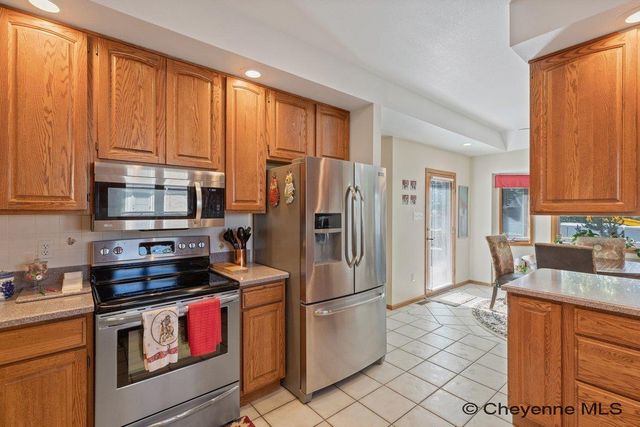 727 CYPRESS LN, Cheyenne, WY 82009