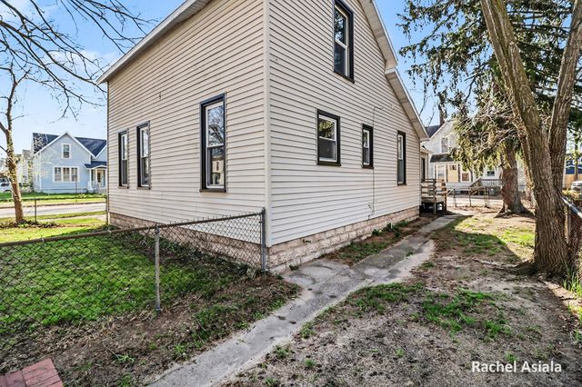 1203 4th Street, Muskegon, MI 49441