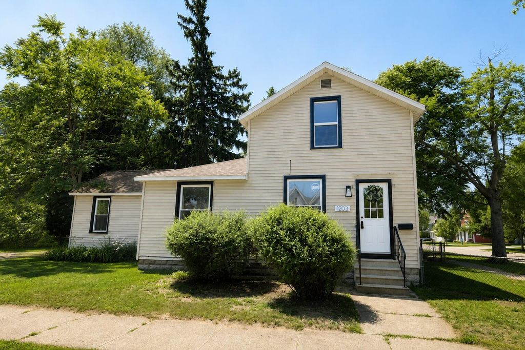 1203 4th Street, Muskegon, MI 49441