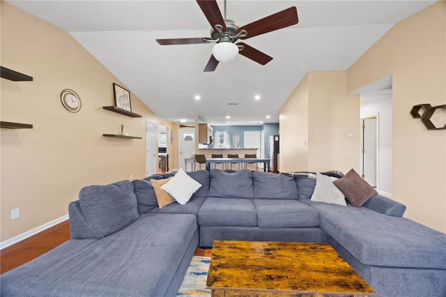 120 Crescent Creek Court, Greenville, SC 29605