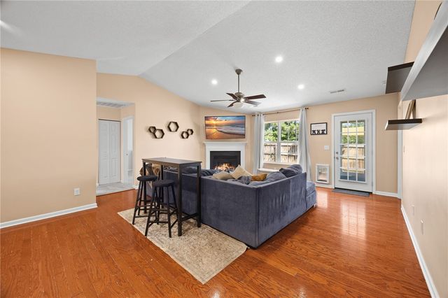 120 Crescent Creek Court, Greenville, SC 29605