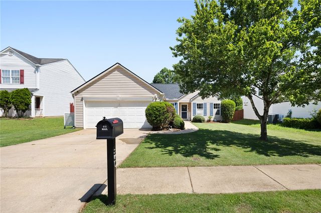 120 Crescent Creek Court, Greenville, SC 29605