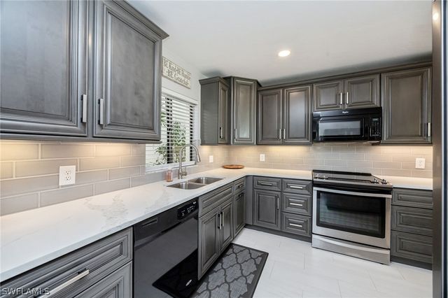 770 Eagle Creek DR 102, Naples, FL 34113