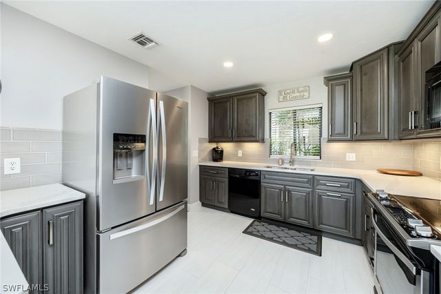 770 Eagle Creek DR 102, Naples, FL 34113