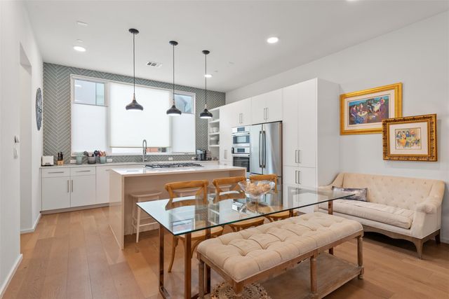 3100 Menchaca RD 27, Austin, TX 78704