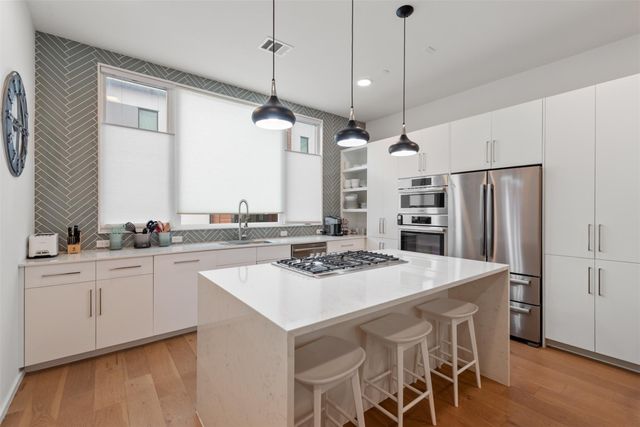 3100 Menchaca RD 27, Austin, TX 78704