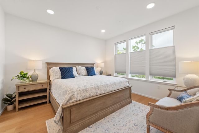 3100 Menchaca RD 27, Austin, TX 78704