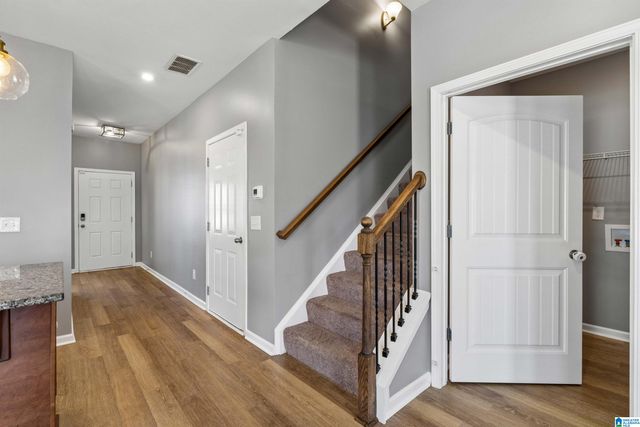 712 RIDGEWAY AVENUE, Columbiana, AL 35051