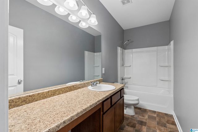 712 RIDGEWAY AVENUE, Columbiana, AL 35051