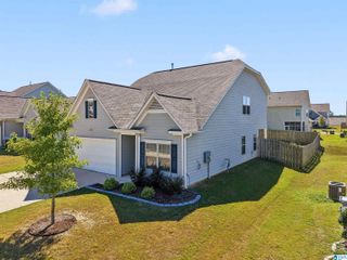 712 RIDGEWAY AVENUE, Columbiana, AL 35051