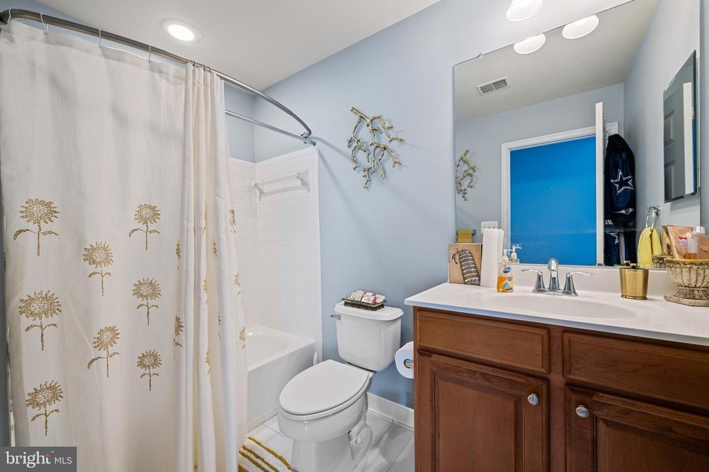 Image 19 of property listing at 11686 MUSTANG CREEK CT, Waldorf, MD 20602