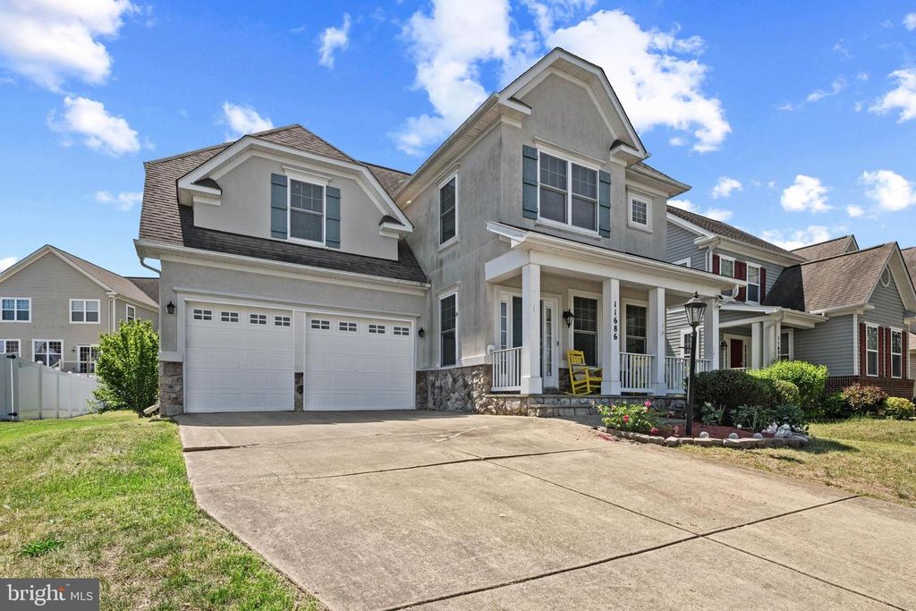 Image 2 of property listing at 11686 MUSTANG CREEK CT, Waldorf, MD 20602