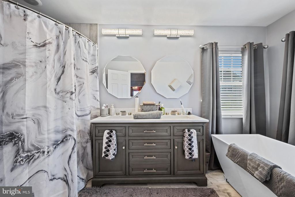 Image 22 of property listing at 11686 MUSTANG CREEK CT, Waldorf, MD 20602