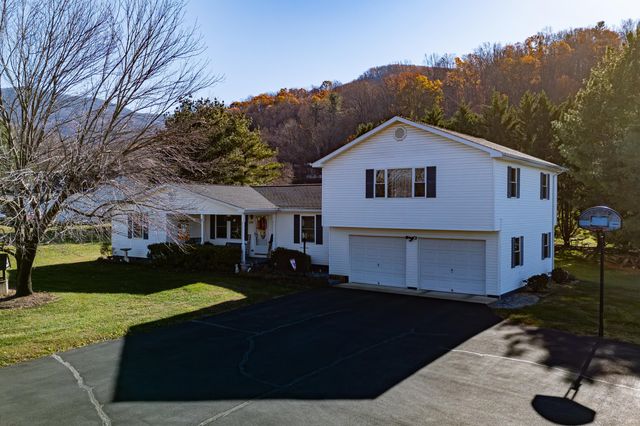 4797 IDA RD, Luray, VA 22835